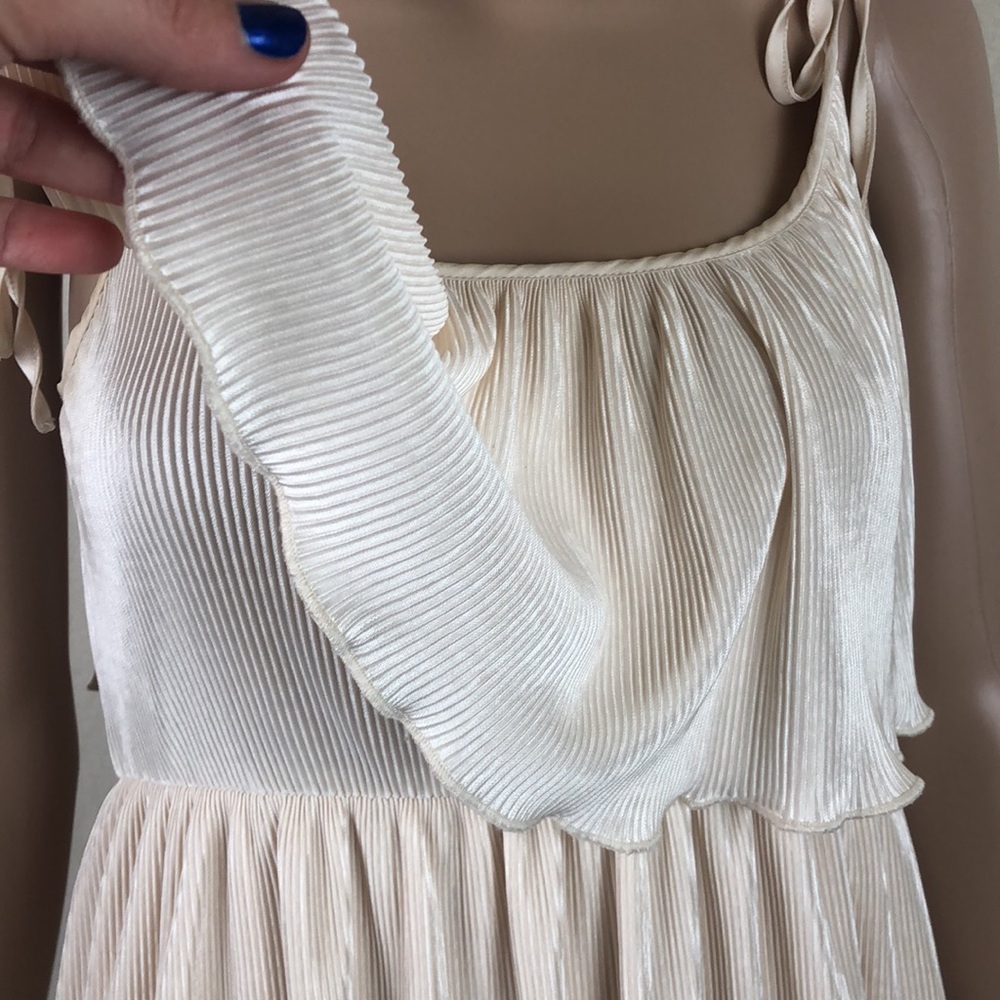 FOREVER 21 Pleated Dress - Picture 3 of 10
